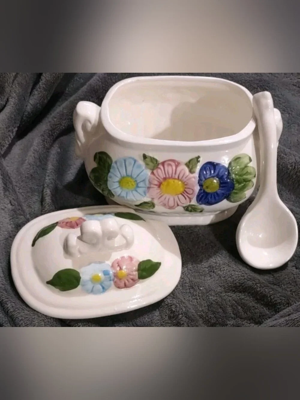 Floral Daisy Soup Tureen Lid & Ladle 7½